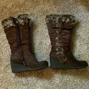 Brown fur boots with heel
